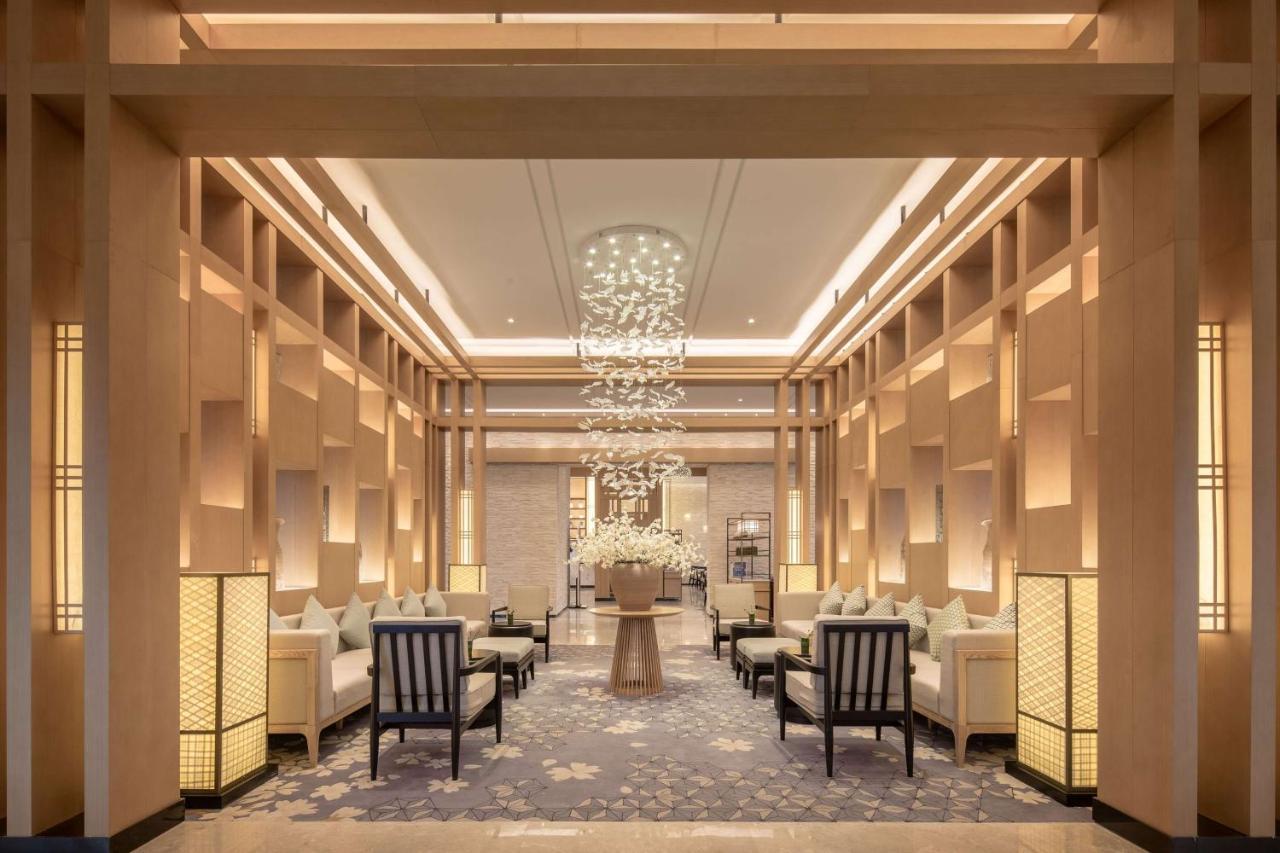 Howard Johnson Huashuiwan Hot Springs Resort Chengdu Bagian luar foto